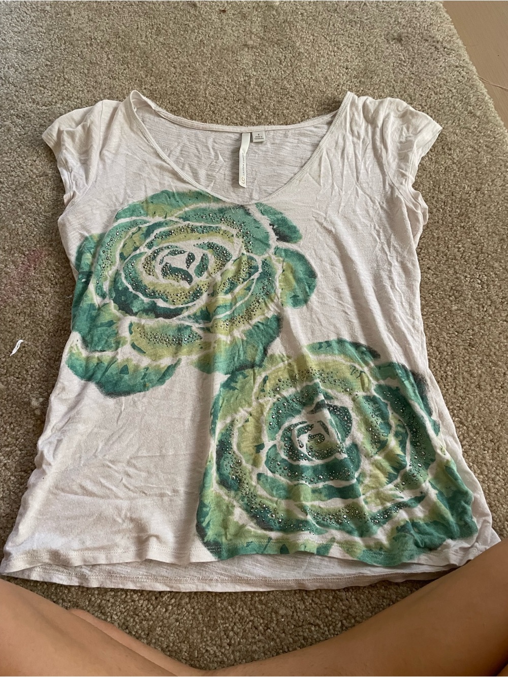 LC Lauren Conrad White Scoop Neck Tee with Green Rose Prints